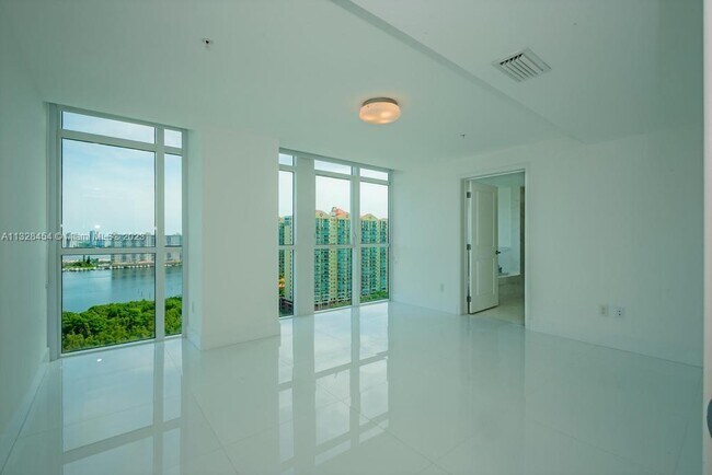 Foto del edificio - 400 Sunny Isles Blvd