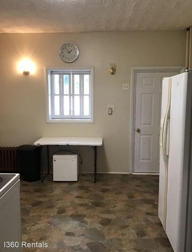 Building Photo - 6 br, 1.5 bath House - 23 N Earl St