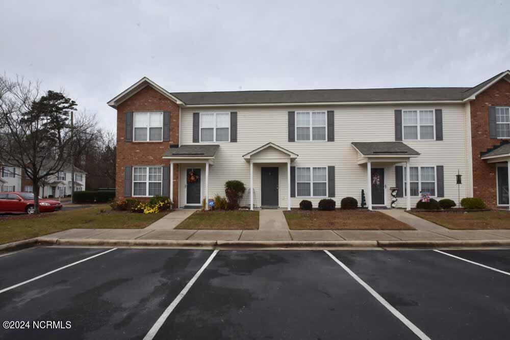 4210 Dudleys Grant Dr, Winterville, NC 28590 Townhome Rentals in