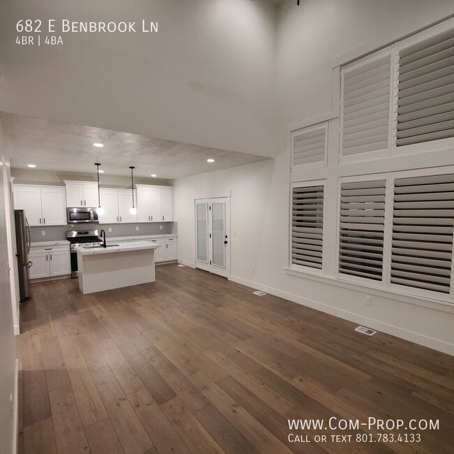 Foto del edificio - 682 E Benbrook Ln