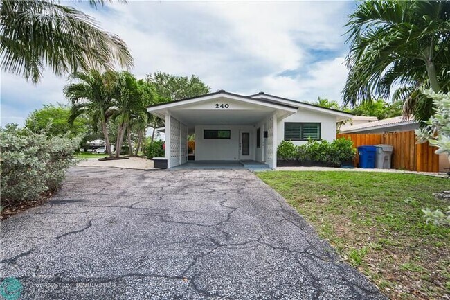 Foto del edificio - 240 NE 25th Ave