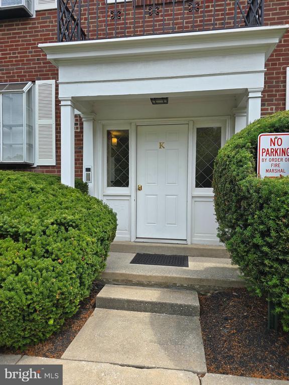 Foto del edificio - 922 Montgomery Ave