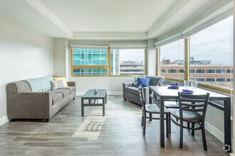 1 BR, 1 BA - 650 SF - 400 Maynard