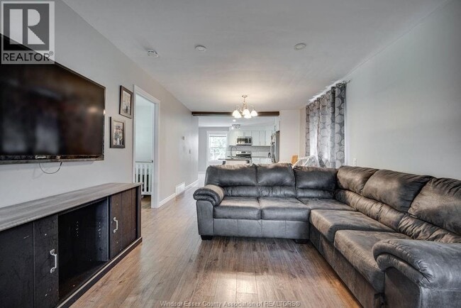 Photo du bâtiment - 1154 Gladstone Ave