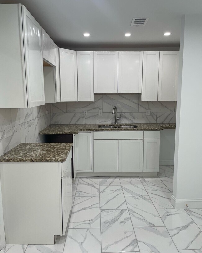 Building Photo - 2576 Flat Shoals Rd