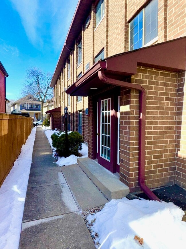 Foto del edificio - 234 Circle Ave