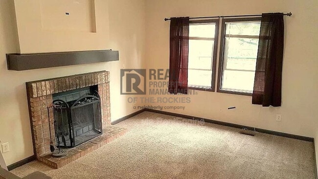 Foto del edificio - 1599 Wellington Ct