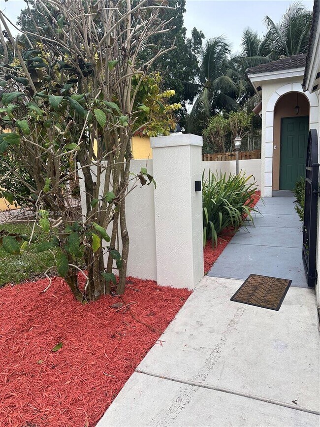 Foto del edificio - 4268 NE 9th St