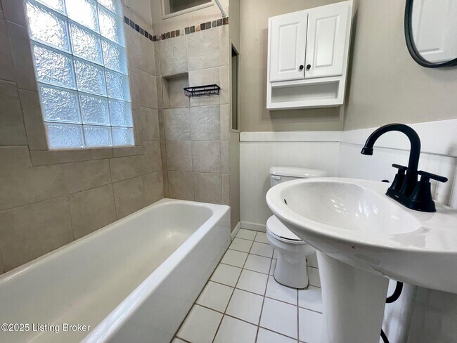 Foto del edificio - 1122 Forrest St