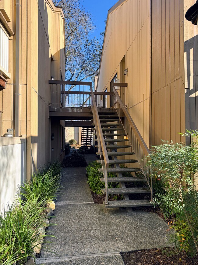 535 Woodside Oaks Unit 2, Sacramento, CA 95825 Condo for Rent in