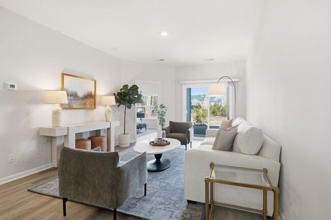 Building Photo - Wrens Hollow