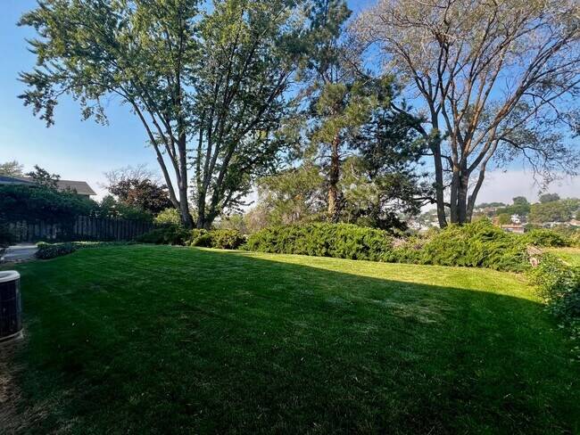 Foto del edificio - Beautiful North Hill Home Near Vincent Park!