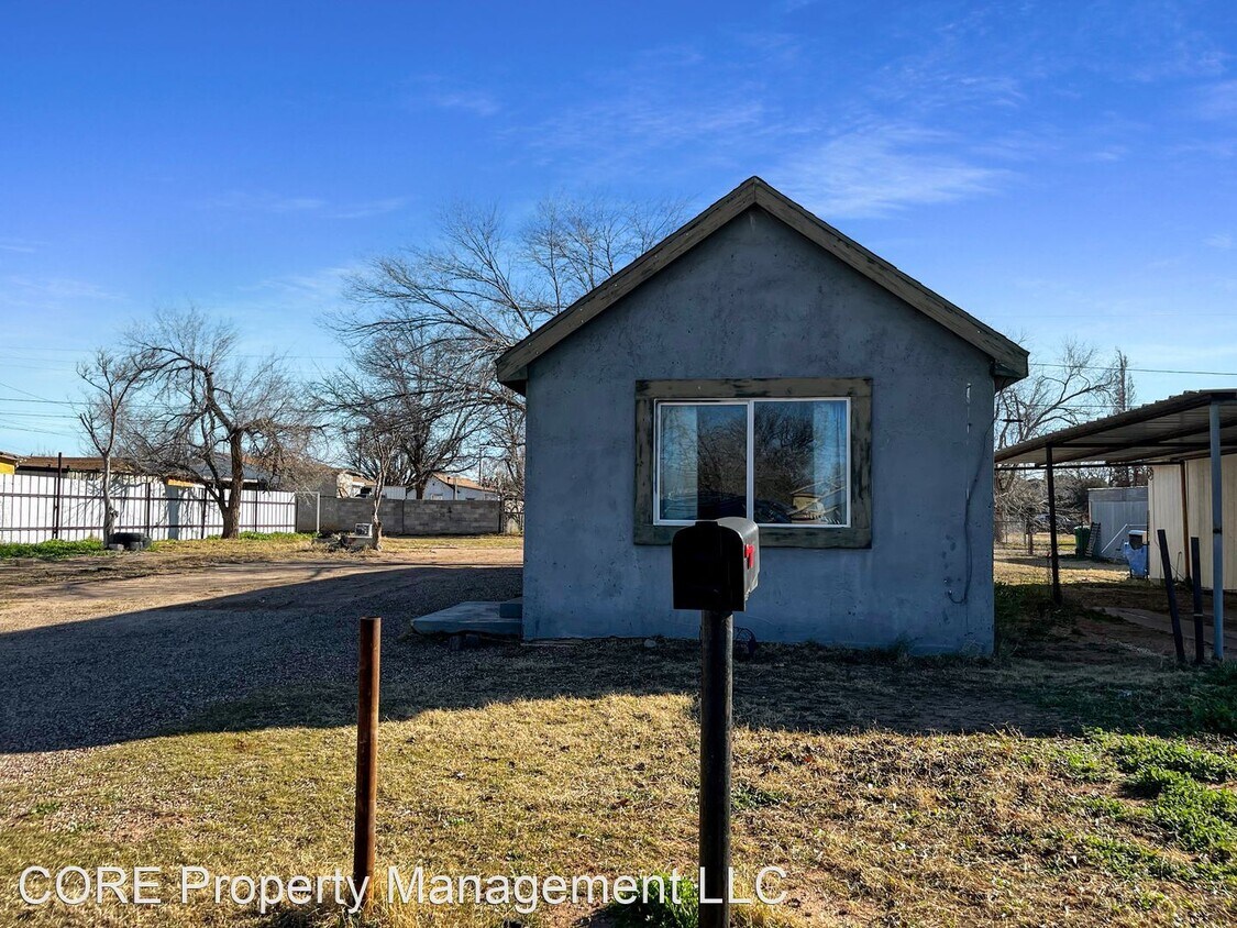 Foto principal - 2 br, 1 bath House - 214 North Avenue C