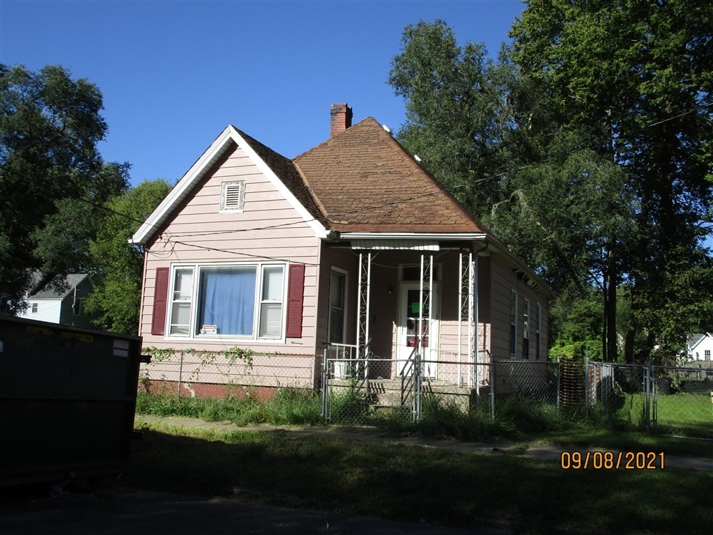Primary Photo - 213 N Webster St