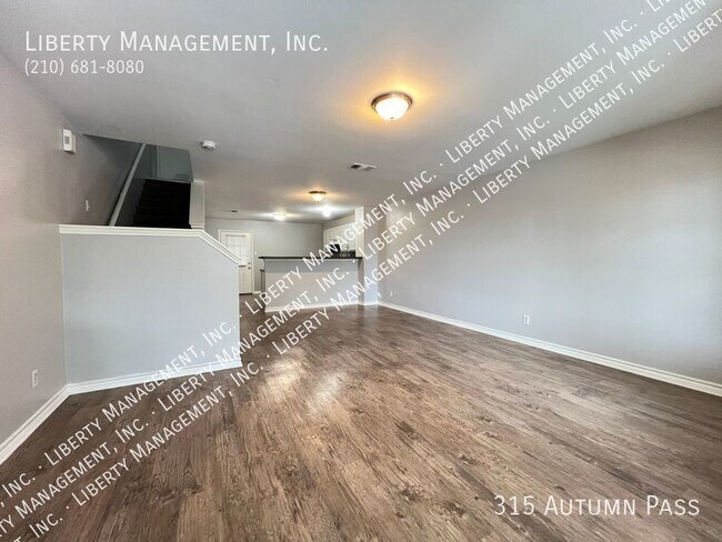 Building Photo - 3 Bedroom Townhouse With 2 1/2 Baths