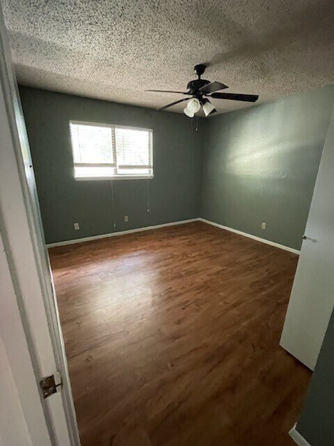 Building Photo - 909B Castle Heights Dr