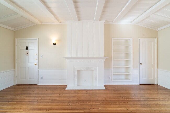 Foto del edificio - 9623 Charleville Blvd