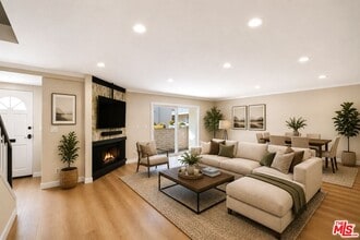 Building Photo - 4710 La Villa Marina