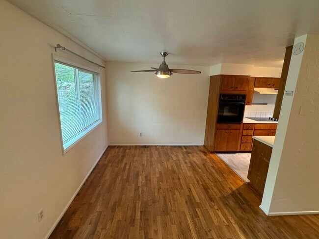 Foto del edificio - 3+ Bedroom House in Friendly Area