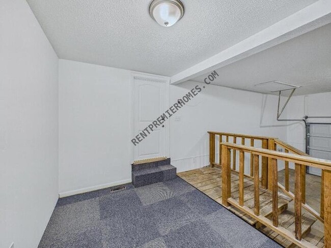 Building Photo - 8210 Park Ave