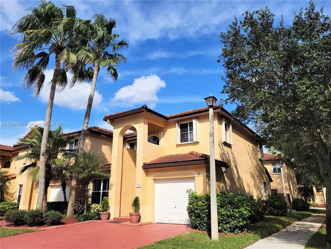 248 Magnolia Ave, Davie, FL 33325 Townhome Rentals in Davie FL