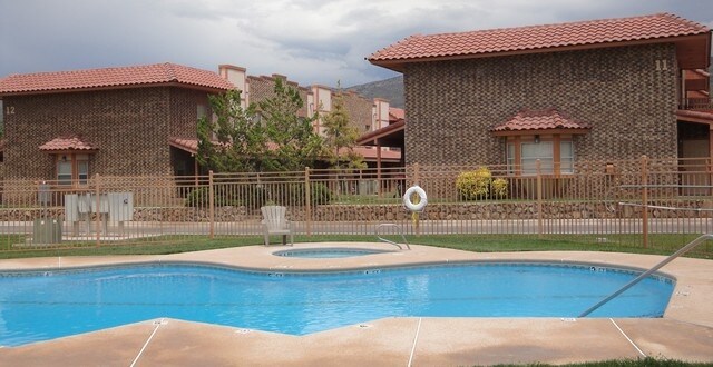 Foto principal - Monte Vista Townhome Apartments