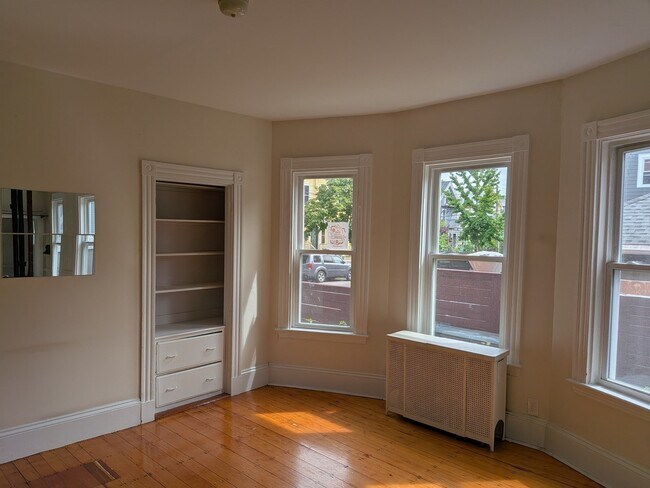 Building Photo - 14 Glenwood Ave