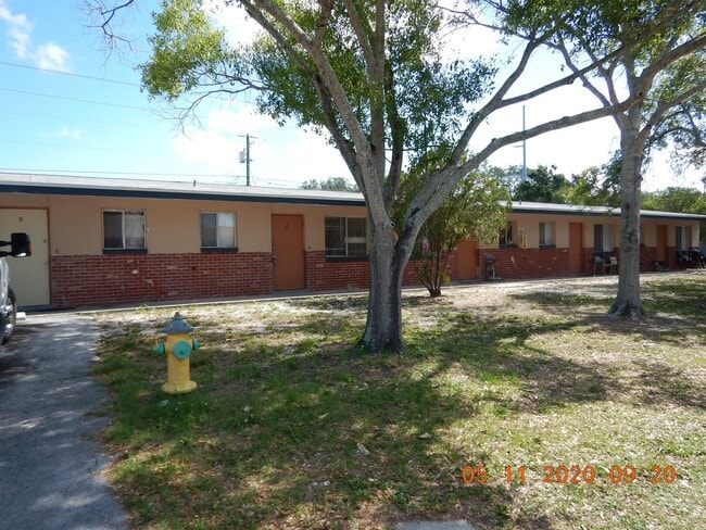 Building Photo - 5877 Fairfield Ave S