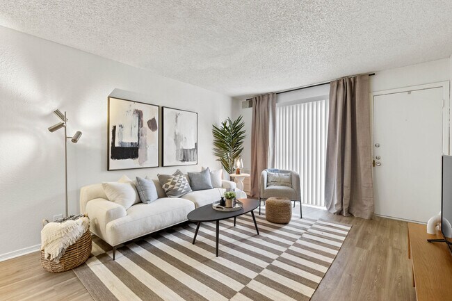 Apartamentos Cascades at Southern Hills — foto de la comunidad - Cascades at Southern Hills
