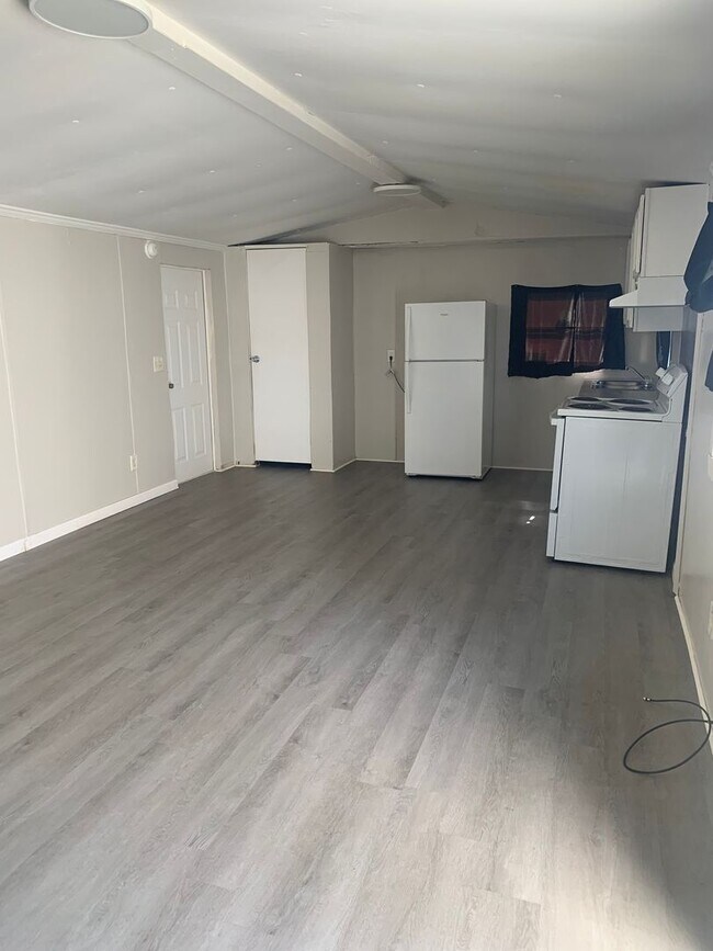 Foto del edificio - Available Now! $800 a month. No Pets. Call 803-537-0185