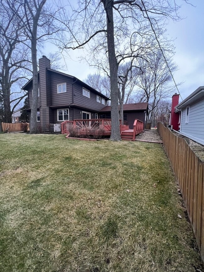 Building Photo - 1631 Dundee Rd