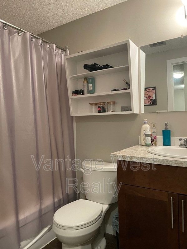 Photo du bâtiment - 235-235 Husch Rd