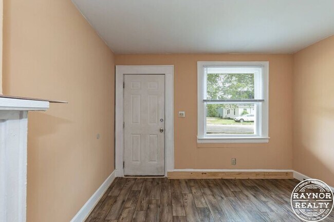Foto del edificio - 617-619 Midway St