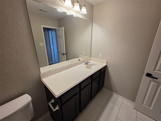 Building Photo - 4427 Garden Ridge Ct