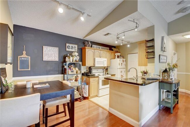 Foto del edificio - 10372 Fox Trail Rd S