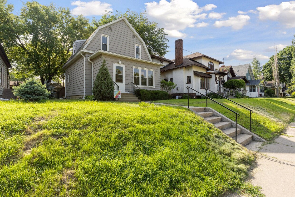 Foto principal - 3623 Lyndale Ave S
