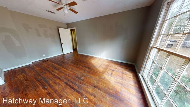 Building Photo - 3 br, 1 bath House - 764 Broadmoor
