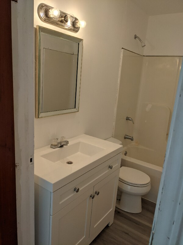 Building Photo - 1001 E Main St