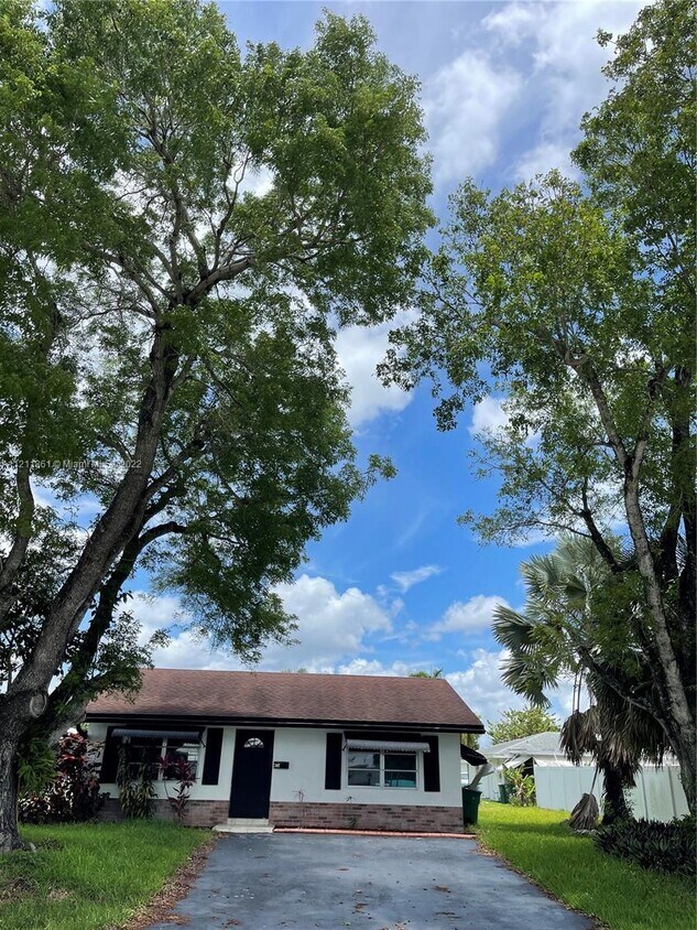 7107 NW 76th St, Tamarac, FL 33321 House Rental in Tamarac, FL