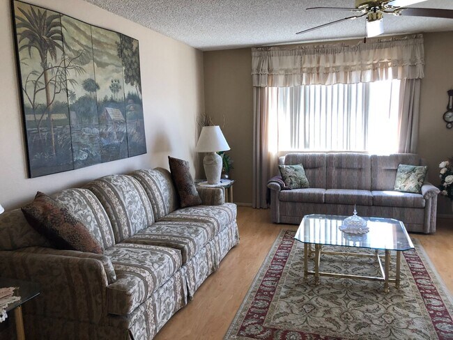 Foto del edificio - Come enjoy or community in the summer. Perfect home to enjoy Leisure World a 45+ Active Adult Res...