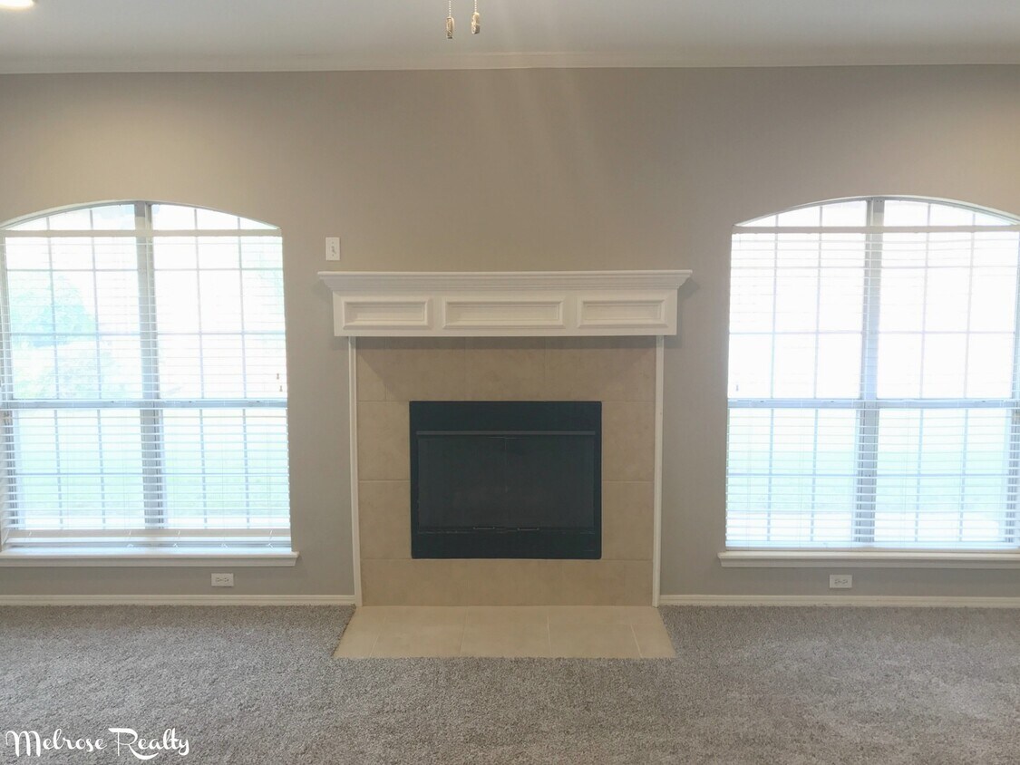 Foto del edificio - Gated Duplex in Southeast Edmond!