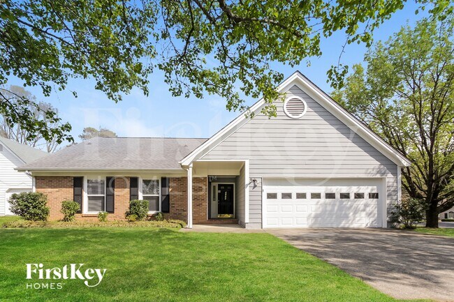 Building Photo - 8020 Glencannon Dr