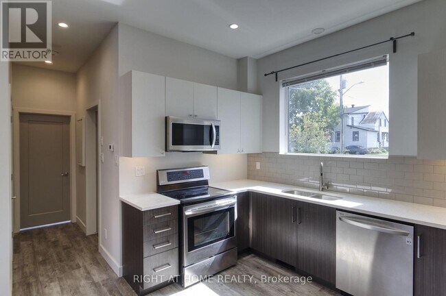 Photo du bâtiment - UNIT #3 - 118/116 WATER STREET