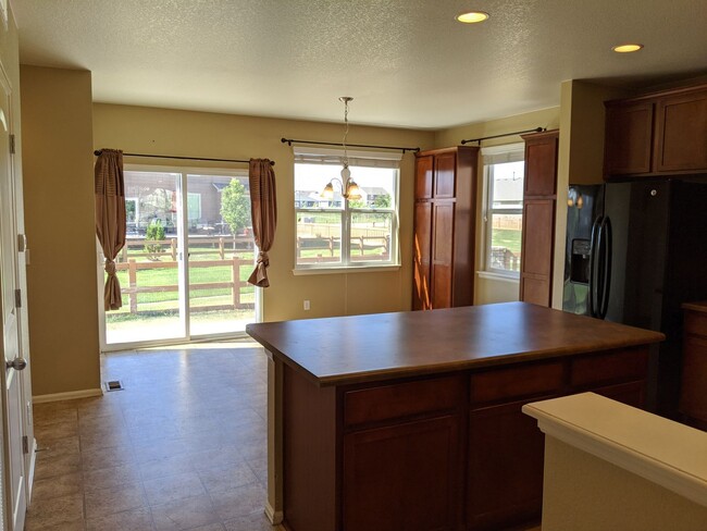 Foto del edificio - Gorgeous 3 Bed 2.5 Bath Home- Windsor, CO!