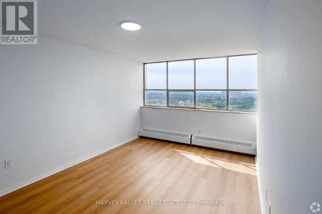 Building Photo - 2000 Sheppard Ave W