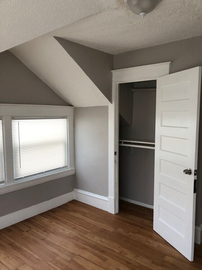 Foto del edificio - Cozy 3 bedroom house available