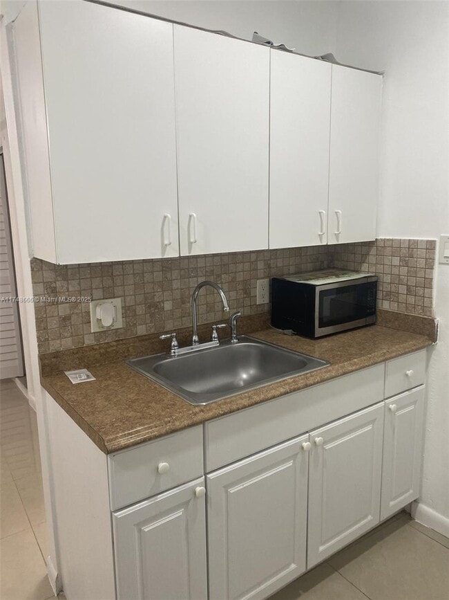 Building Photo - 2141 N 58th Ave