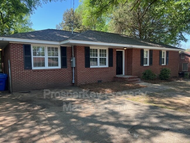 Building Photo - 4460 Sims St