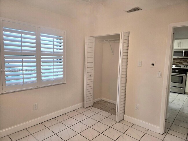 Building Photo - 7670 SW 152nd Ave