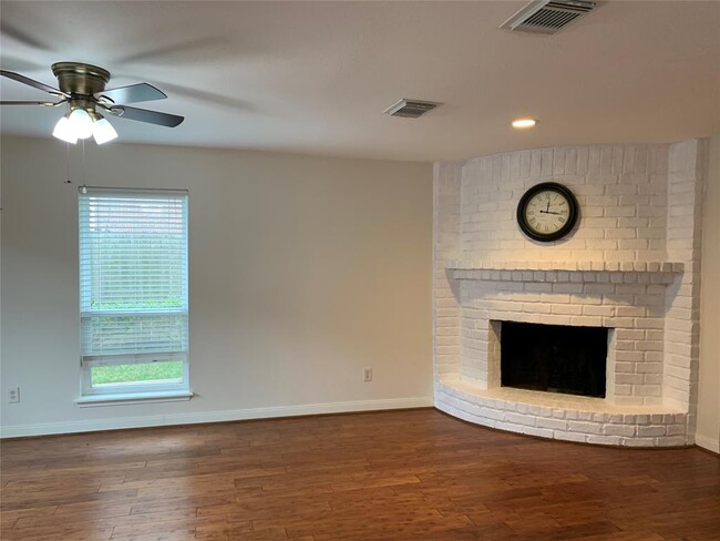 Building Photo - 727 Bunker Hill Rd